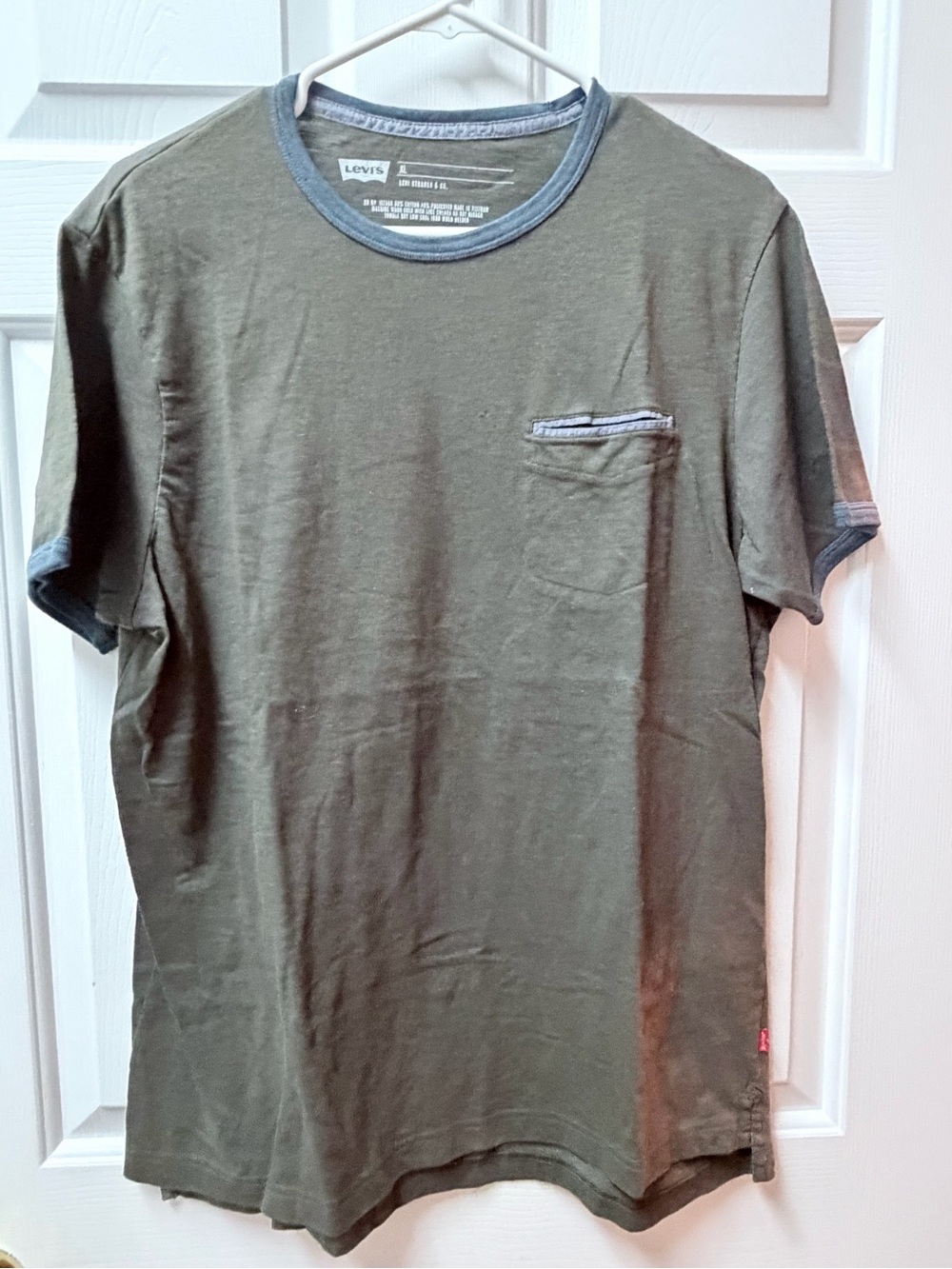 Levi's Men's Olive Green Crew Neck Pocket T-Shirt XL